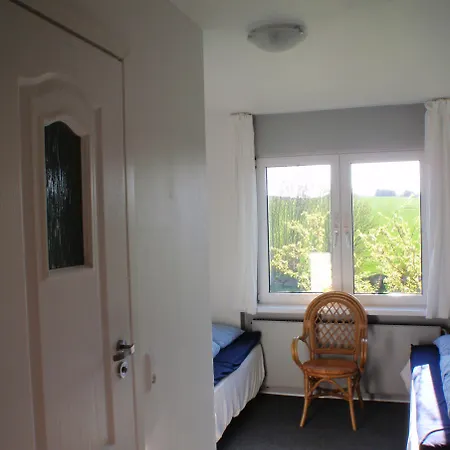 Mon & Hostel Borre