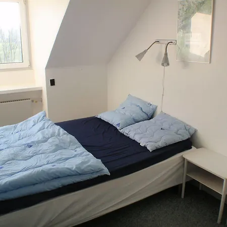 Hostel Mon & *