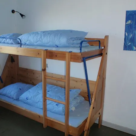 Mon & Hostel
