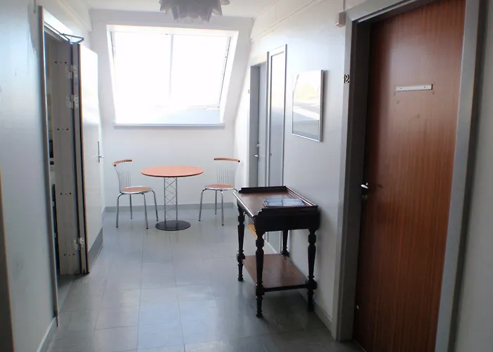 Mon & Hostal